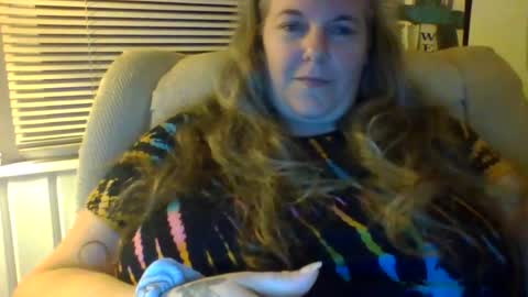 hippysnewhere online show from June 16, 2026, 1:30 am