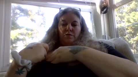 hippysnewhere online show from June 17, 2026, 8:54 pm