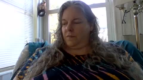 hippysnewhere online show from June 21, 2026, 10:34 pm