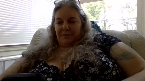 hippysnewhere online show from June 26, 2026, 3:05 pm