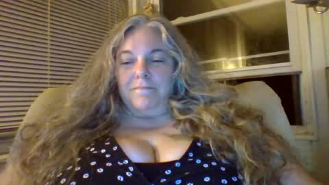 hippysnewhere online show from June 27, 2026, 7:02 am