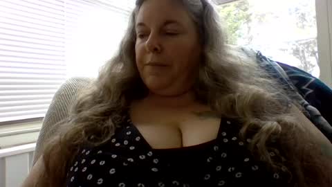 hippysnewhere online show from June 27, 2026, 5:18 pm