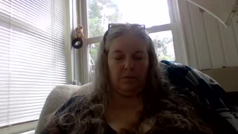 hippysnewhere online show from June 29, 2026, 11:54 am