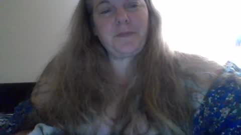 hippysnewhere online show from July 11, 2026, 4:15 am