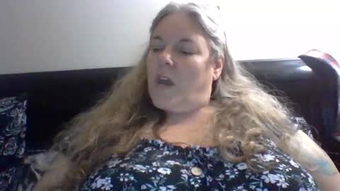 hippysnewhere online show from July 14, 2026, 9:03 am