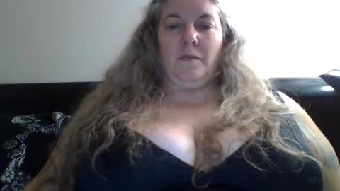 hippysnewhere online show from July 16, 2026, 9:04 am