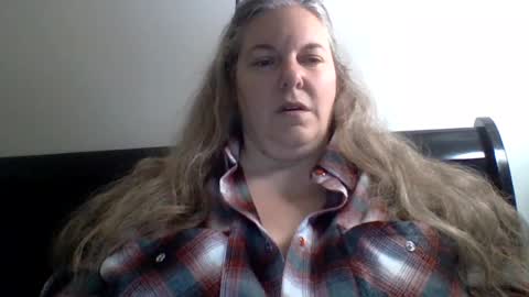 hippysnewhere online show from July 17, 2026, 8:43 am