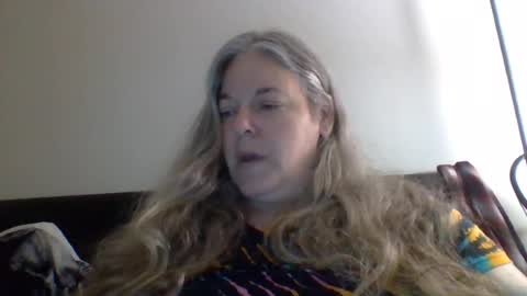 hippysnewhere online show from July 25, 2026, 9:51 am