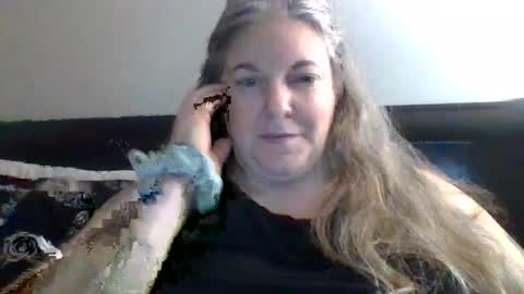 hippysnewhere online show from July 30, 2026, 9:19 am