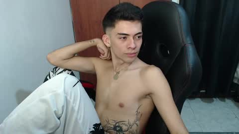 Hisokax online show from April 18, 2026, 4:27 am