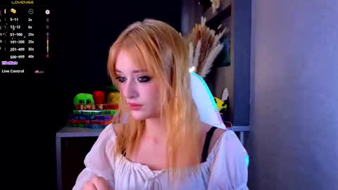 Ella online show from September 19, 2025, 4:40 pm