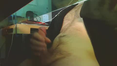 Snapshot of hockeybrad92 chatting on February 22, 2025, 11:24 am Hairy Hockey Player 92 online show from February 22, 2025, 11:24 am