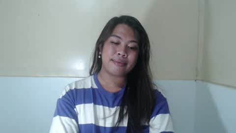 Snapshot of hoelykarina chatting on July 22, 2026, 3:37 pm Karina3 online show from July 22, 2026, 3:37 pm