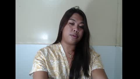 Snapshot of hoelykarina chatting on July 23, 2026, 4:27 pm Karina3 online show from July 23, 2026, 4:27 pm