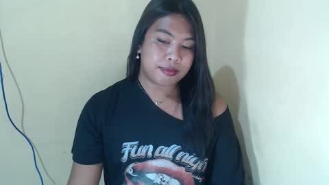 Layla3 online show from May 5, 2026, 11:40 am