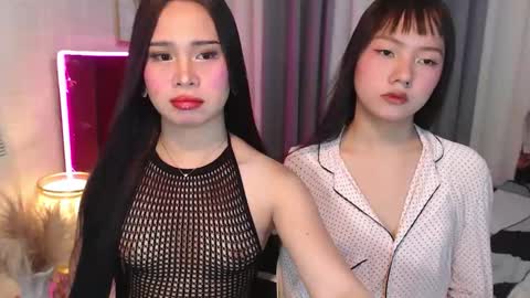 Snapshot of hoelymolly chatting on March 9, 2026, 5:17 pm hoelymolly online show from March 9, 2026, 5:17 pm