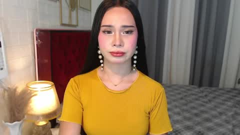 Snapshot of hoelymolly chatting on April 8, 2026, 6:19 pm hoelymolly online show from April 8, 2026, 6:19 pm