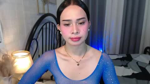 hoelymolly online show from May 15, 2026, 11:23 pm