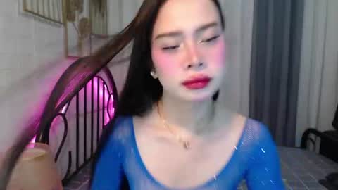 Snapshot of hoelymolly chatting on June 28, 2026, 6:25 pm hoelymolly online show from June 28, 2026, 6:25 pm