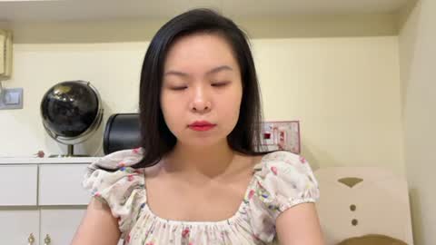 Snapshot of hola_sunflower chatting on July 5, 2026, 2:46 pm amy online show from July 5, 2026, 2:46 pm