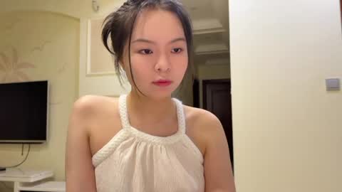 Snapshot of hola_sunflower chatting on July 9, 2026, 4:22 pm amy online show from July 9, 2026, 4:22 pm