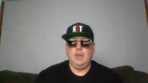 holden_minutz online show from April 22, 2026, 9:33 am