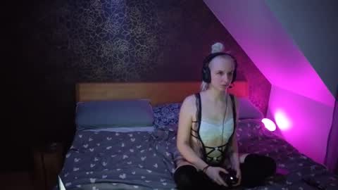 holliesdollies90 online show from February 26, 2026, 7:46 pm