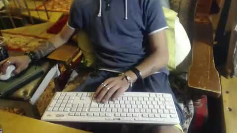 Hollio online show from September 15, 2025, 10:32 pm