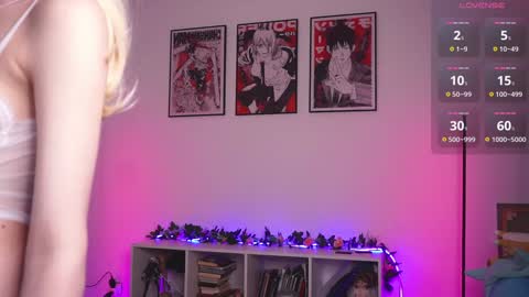 Snapshot of holliwould_ chatting on February 1, 2025, 7:02 pm Holli online show from February 1, 2025, 7:02 pm