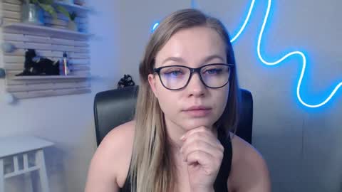 Holly online show from January 9, 2025, 6:27 am