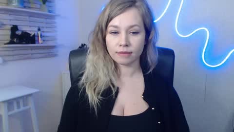 Holly online show from January 14, 2025, 6:24 am