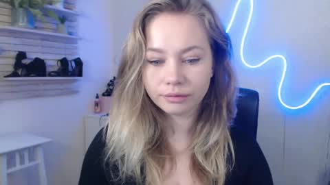 Holly online show from January 29, 2025, 2:30 am