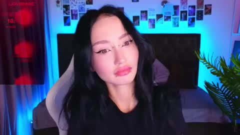 holly_berryy_ online show from October 3, 2025, 1:46 am
