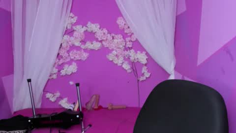 Holly  online show from October 13, 2025, 3:28 am