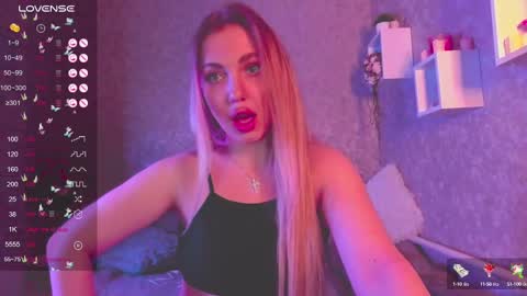 Snapshot of holly_molly8 chatting on January 13, 2025, 9:09 pm holly_molly8 online show from January 13, 2025, 9:09 pm