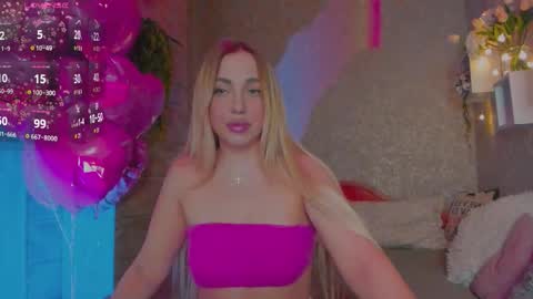 holly_molly8 online show from March 26, 2026, 8:03 pm