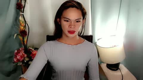 Snapshot of holly_sugar20 chatting on December 2, 2024, 1:24 pm Mika Duhay Velat online show from December 2, 2024, 1:24 pm