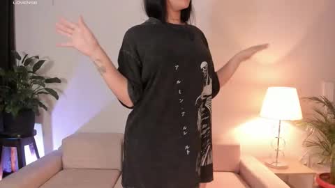 Snapshot of holly_velvett chatting on March 15, 2026, 3:45 am holly online show from March 15, 2026, 3:45 am