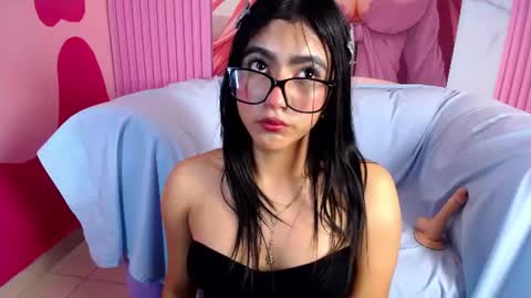 Snapshot of holly_watson_ chatting on June 27, 2026, 4:17 am Holly Wastson online show from June 27, 2026, 4:17 am