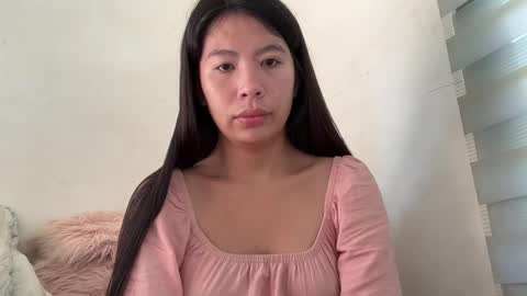 Snapshot of holly_wyn chatting on April 3, 2026, 12:30 am holly_wyn online show from April 3, 2026, 12:30 am