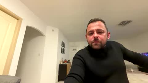 Snapshot of hollyandelon chatting on February 8, 2026, 12:36 am hollyandelon online show from February 8, 2026, 12:36 am