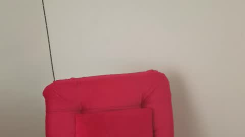 Holly online show from November 13, 2025, 5:34 pm