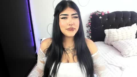 Holly online show from April 1, 2026, 4:37 pm