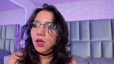 hollypeach_ online show from December 18, 2025, 8:15 pm