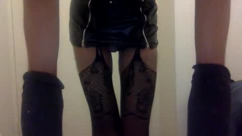 EDGED DICK online show from April 16, 2026, 4:52 pm