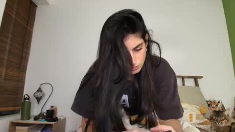 Snapshot of hollyshit_ chatting on February 8, 2026, 12:36 am hollyshit_ online show from February 8, 2026, 12:36 am