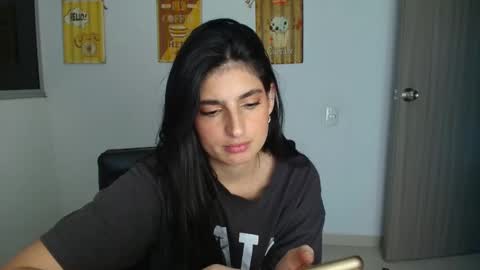 Snapshot of hollyshit_ chatting on February 21, 2026, 12:44 am hollyshit_ online show from February 21, 2026, 12:44 am