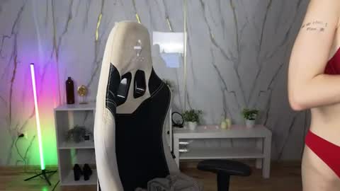 Polly online show from July 27, 2026, 2:07 am
