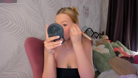 Emma online show from September 20, 2025, 1:06 am