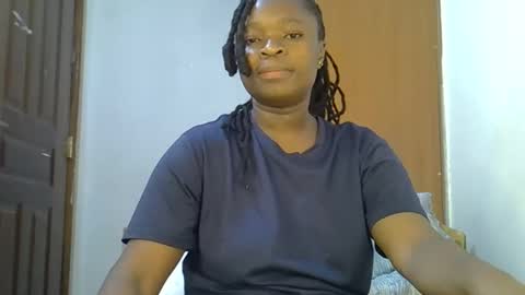 holy_ebony online show from May 15, 2026, 10:06 pm